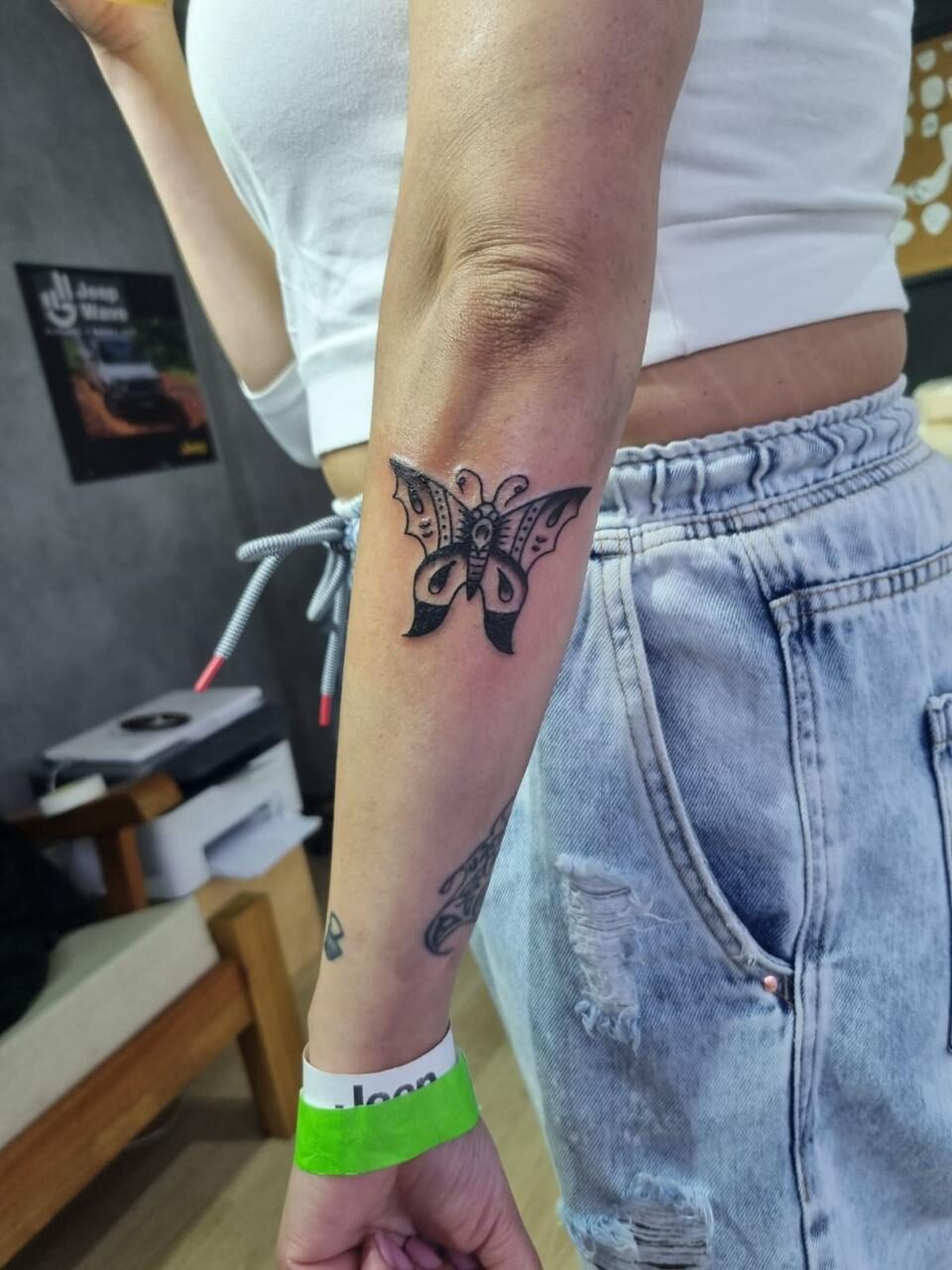 Tatuagem temática feita em ativação da Jeep